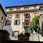 Casa Curiè 17 In Borgo Storico Moltrasio