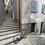 Hébergement de vacances Casa Curiè 17 In Borgo Storico Moltrasio