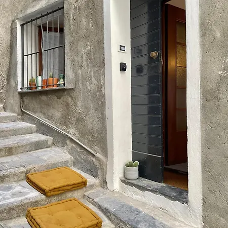 Casa Curie 17 In Borgo Storico Casa de Férias Moltrasio